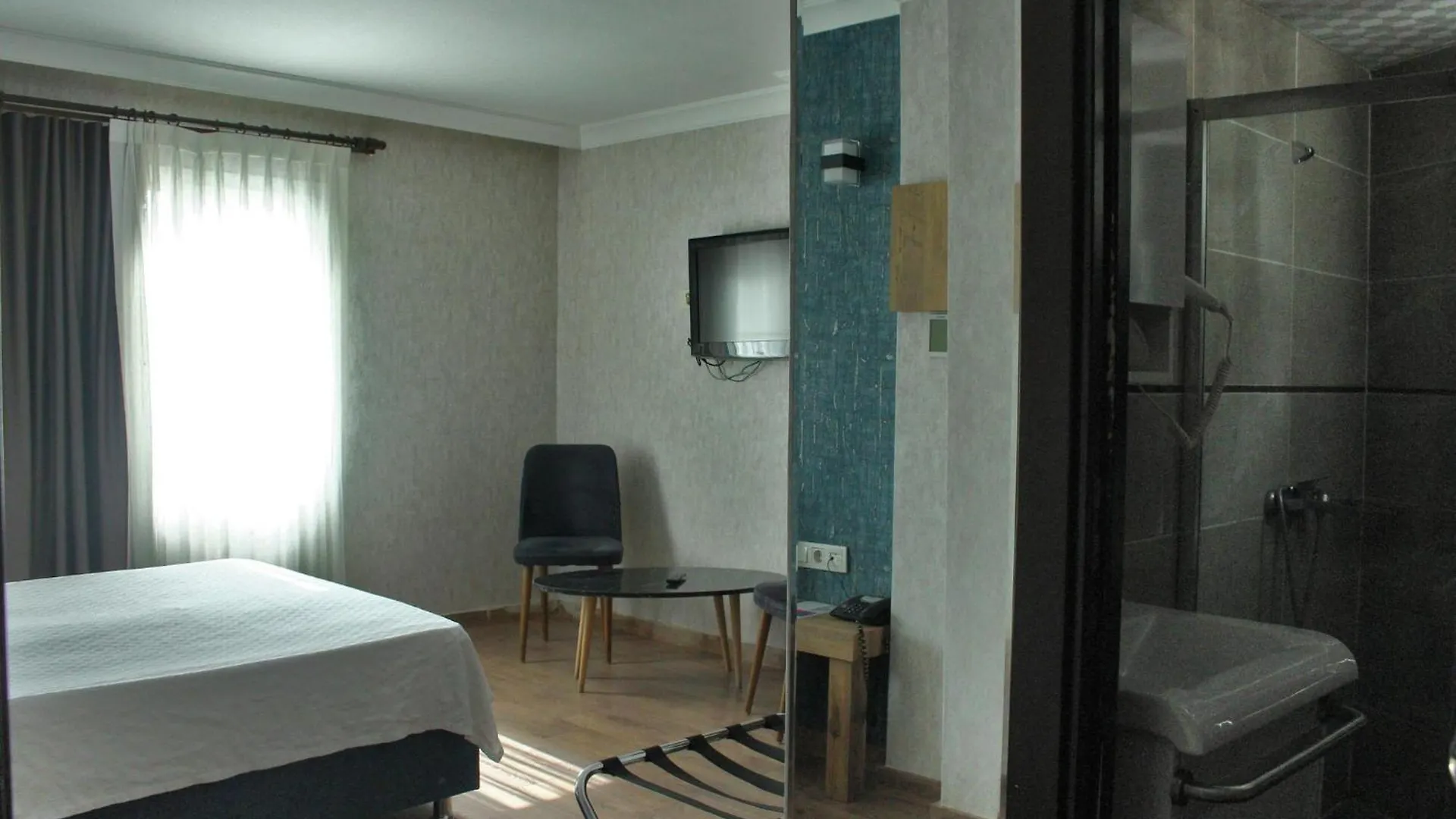 Red Green Izmir Hotel