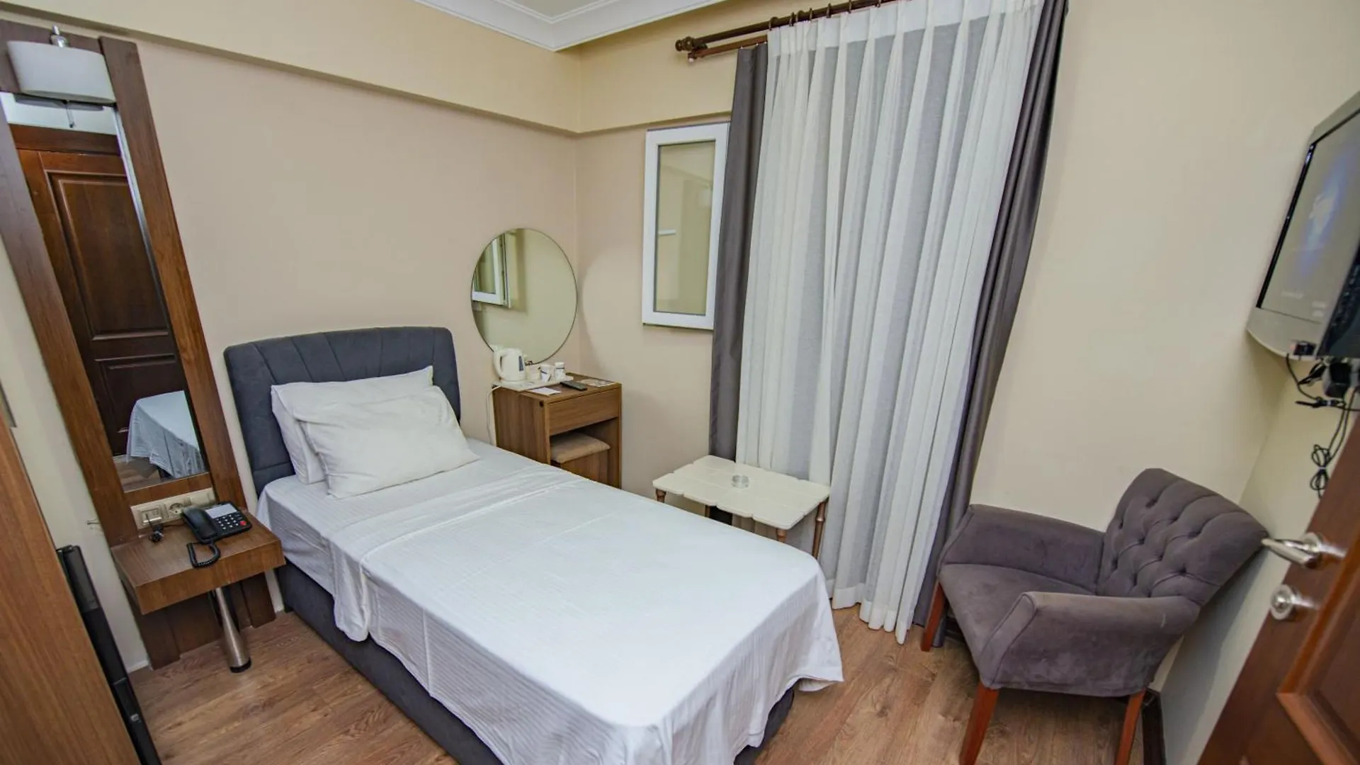 ** Hotel Red Green Izmir Turkey